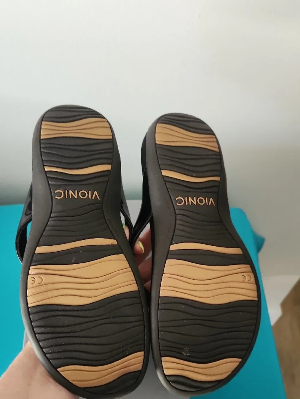 Vionic Black Womem's Sandals